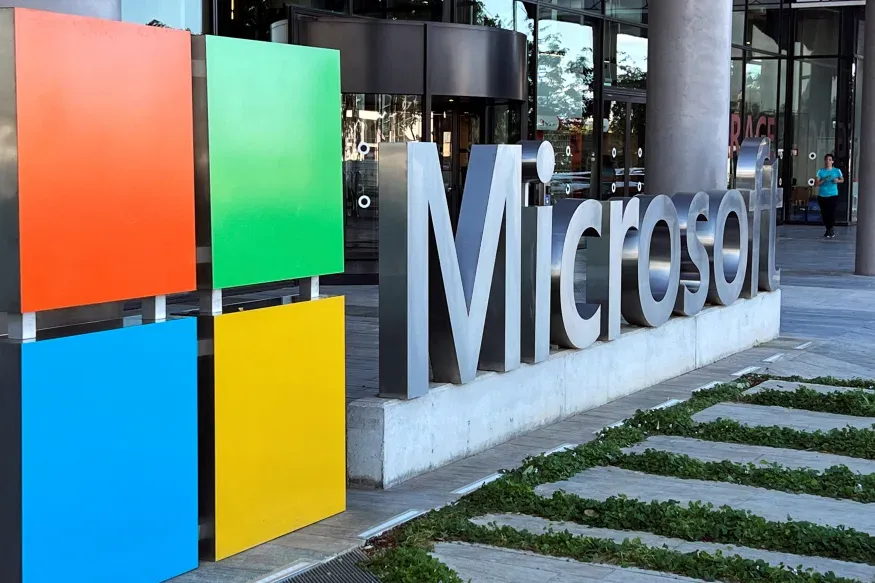 Доход Microsoft в минувшем квартале составил $52,7 млрд