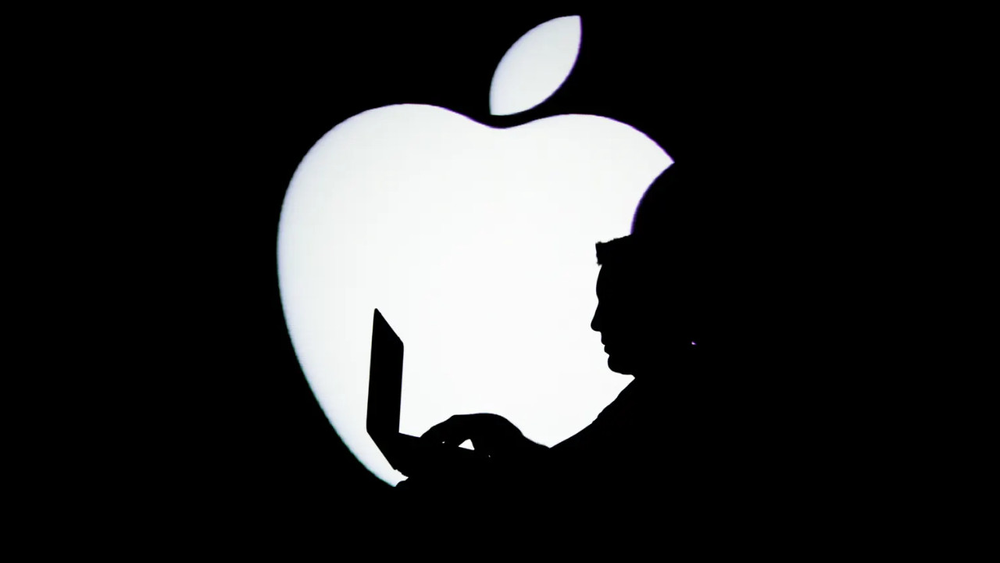 Apple опровергает то, что сотрудничает с спецслужбами США