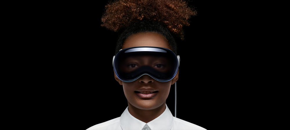 Анонсировано устройство виртуальной реальности Apple Vision Pro