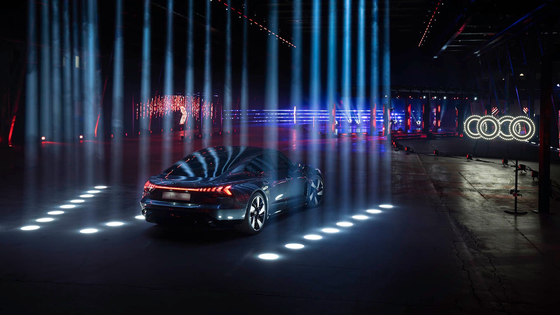 Audi представила электро-седан e-tron GT