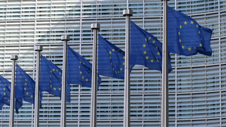 Европейский Союз планирует штрафовать не желающие бороться с дипфейками технологические компании