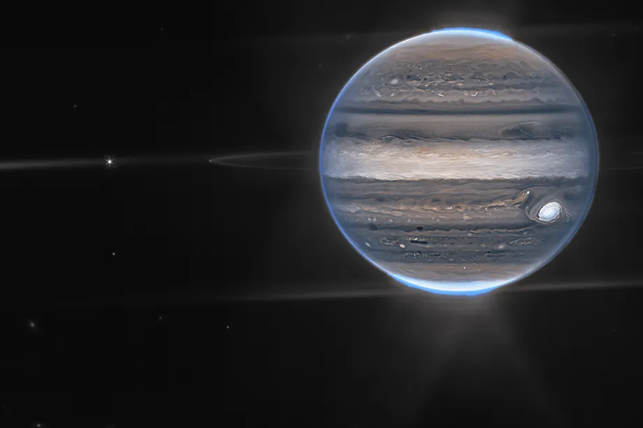 NASA показало удивительные фотографии Юпитера