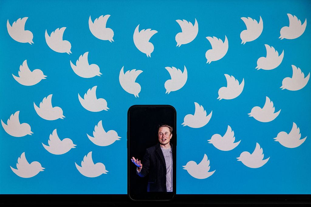 Акционеры Twitter одобрили продажу социальной сети Илону Маску