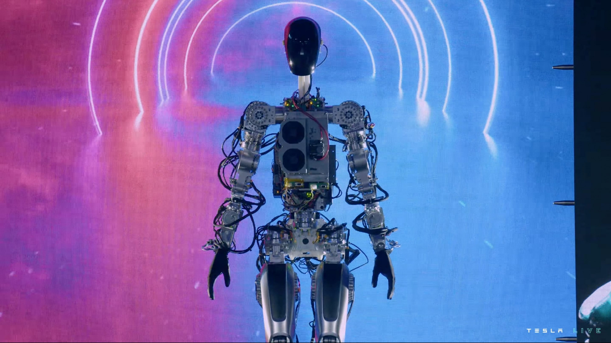 Илон Маск показал миру своего робота Optimus