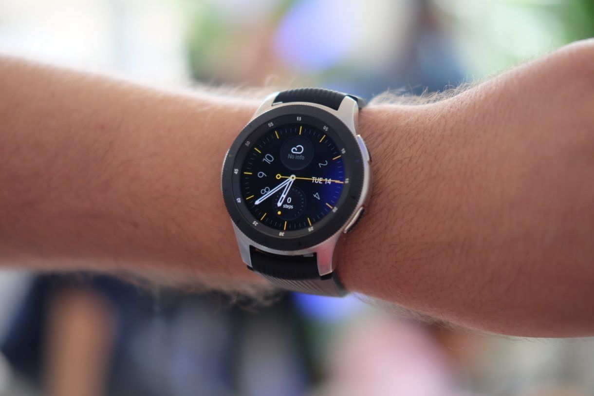 Новые часы и наушники от Samsung: компания раскрыла все карты через собственное прило