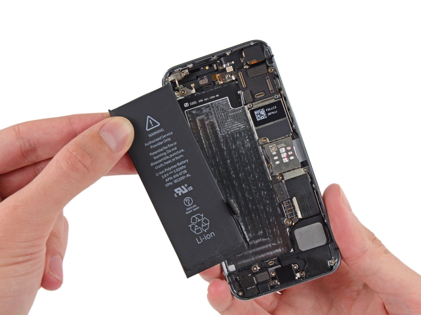 Apple не хочет, чтобы вы меняли аккумуляторы iPhone в стороннем сервисном центре