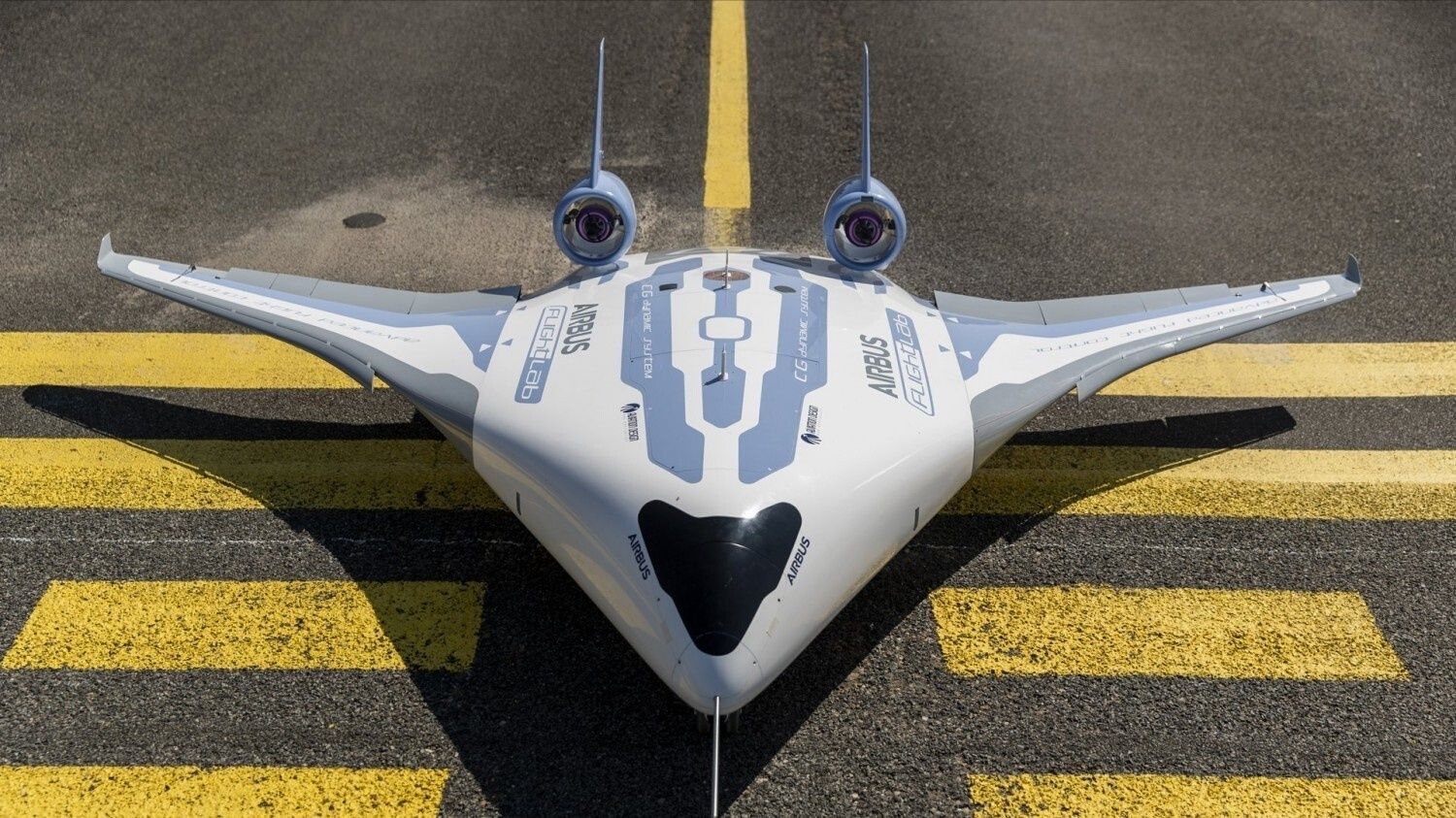 Airbus представил прототип нового пассажирского самолёта Maveric