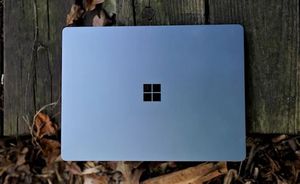 Ноутбук Microsoft Surface Go 2 показался в рознице